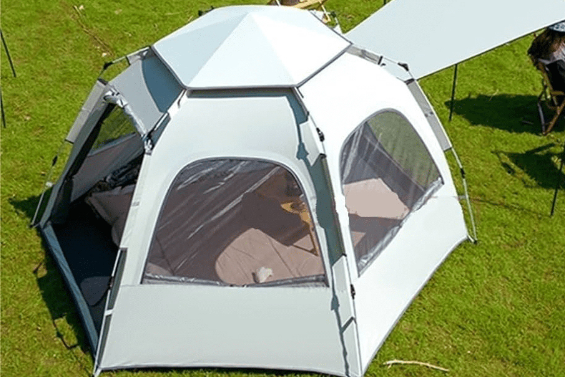 Pop-up 4-person hexagon tent with panoramic view and skylight